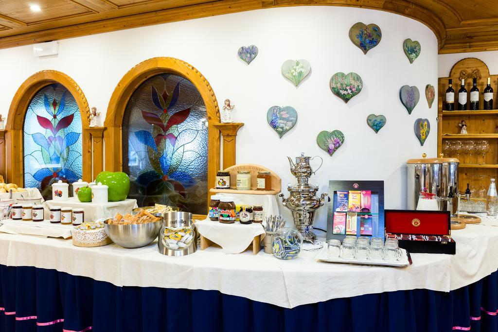 Hotel Vienna Сан-Мартино-ди-Кастроцца Экстерьер фото