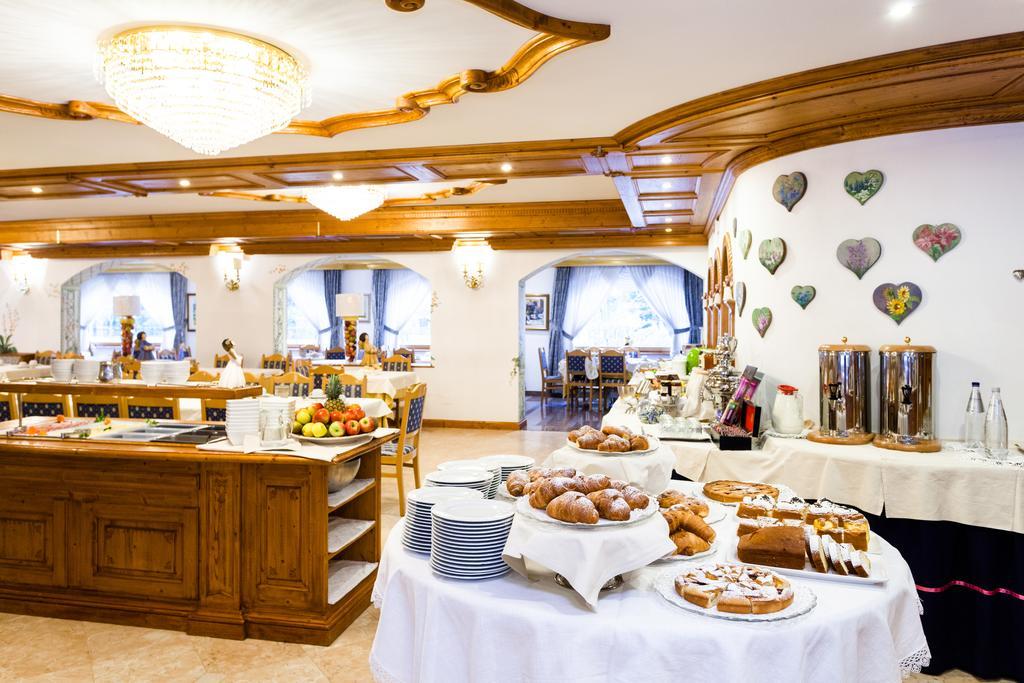 Hotel Vienna Сан-Мартино-ди-Кастроцца Экстерьер фото