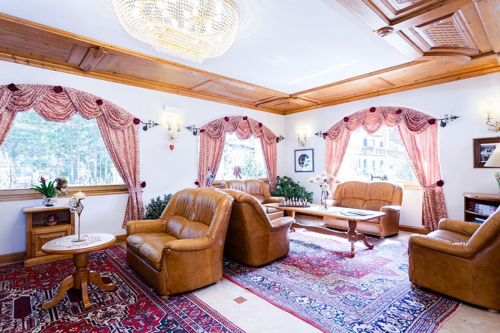 Hotel Vienna Сан-Мартино-ди-Кастроцца Экстерьер фото