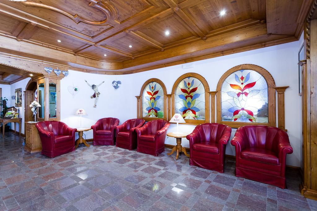 Hotel Vienna Сан-Мартино-ди-Кастроцца Экстерьер фото